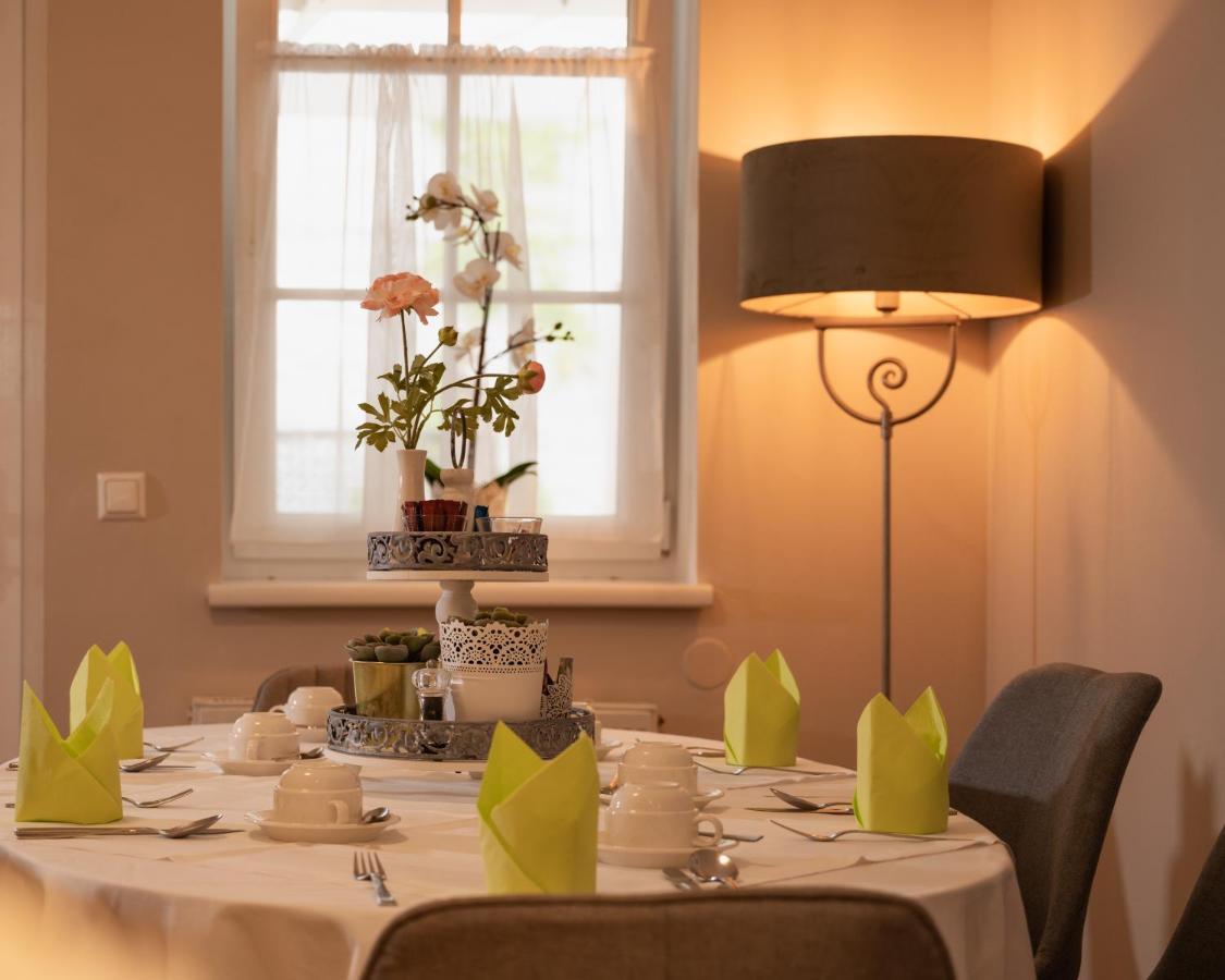 Winzerhotel Гумпольдскирхен Экстерьер фото