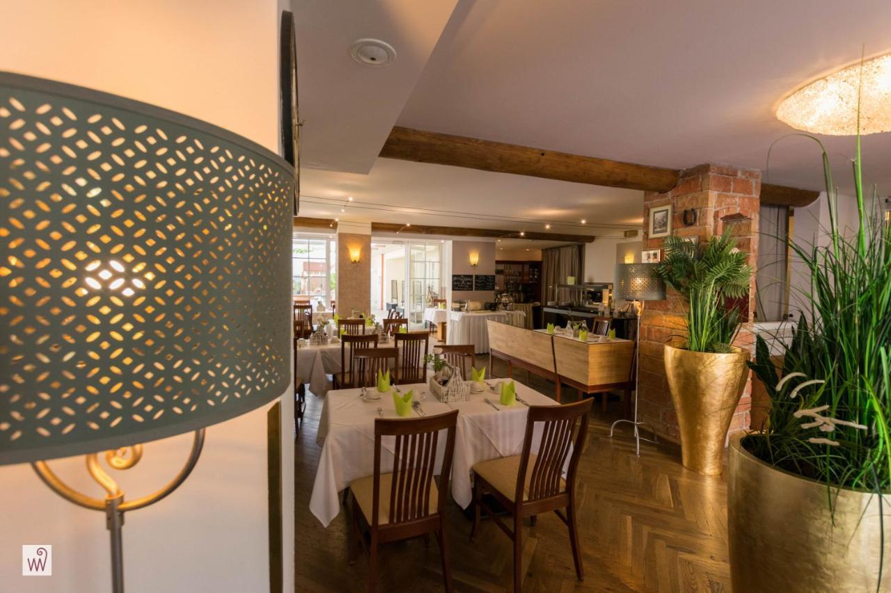 Winzerhotel Гумпольдскирхен Экстерьер фото