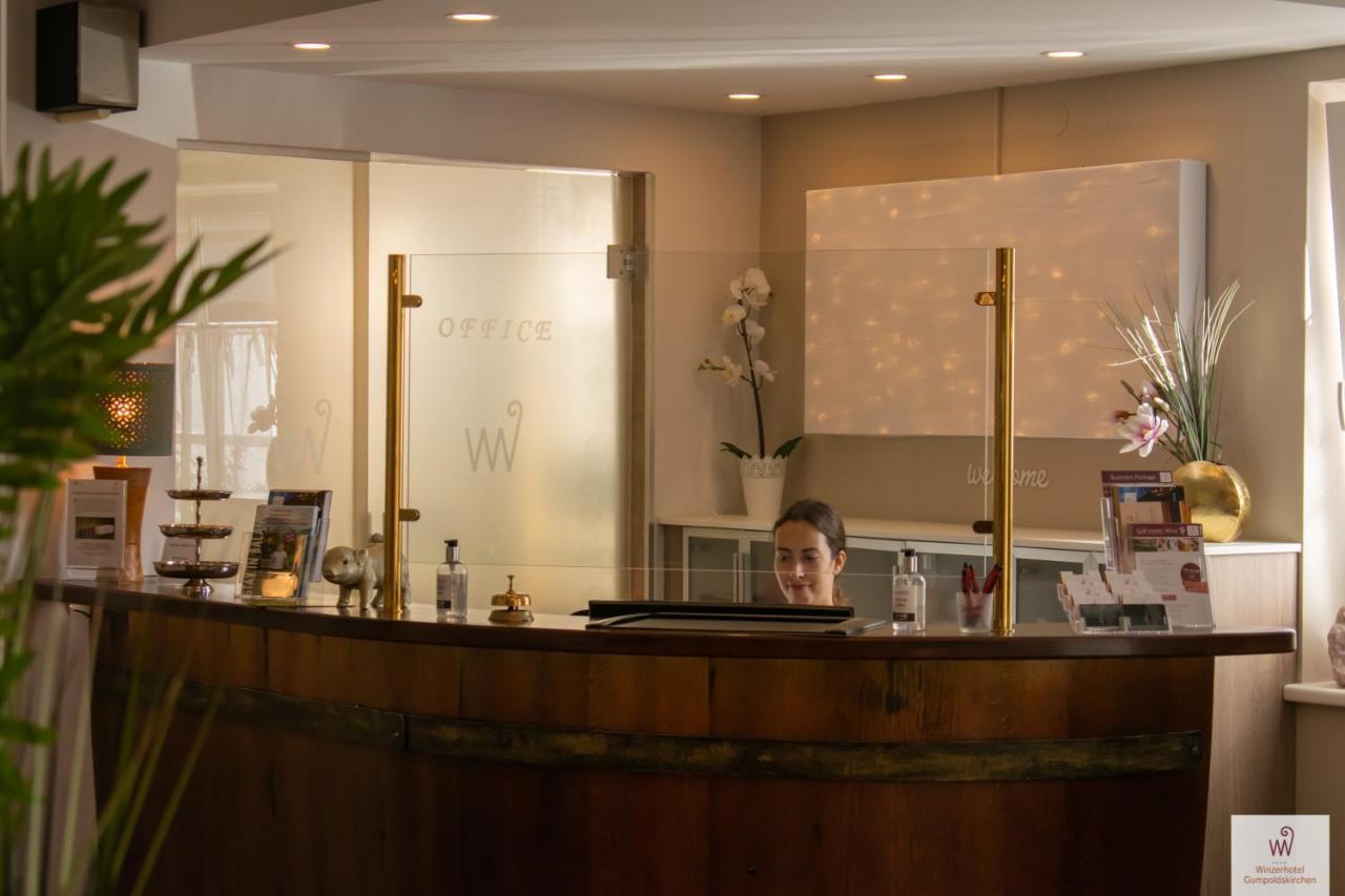 Winzerhotel Гумпольдскирхен Экстерьер фото