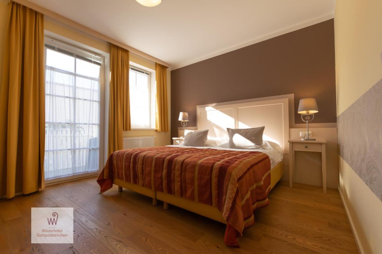 Winzerhotel Гумпольдскирхен Экстерьер фото